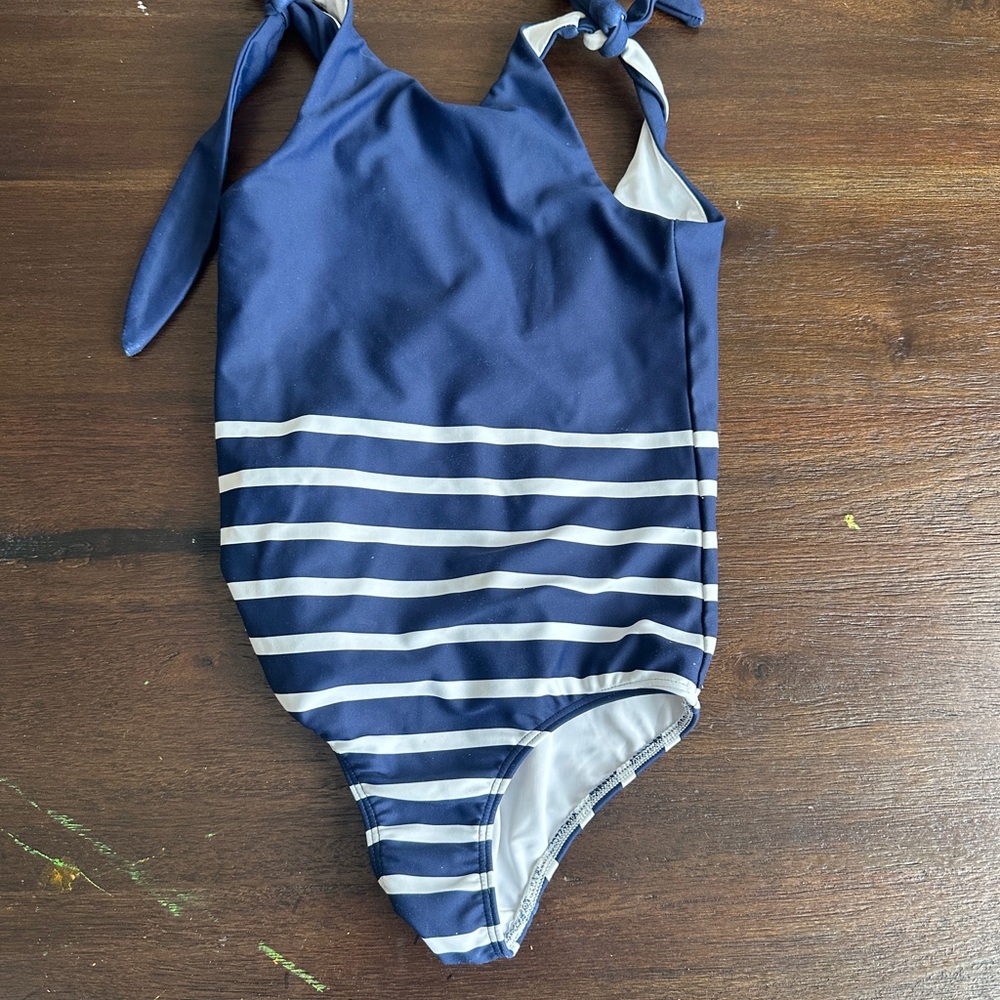 Minnow girls swimsuit